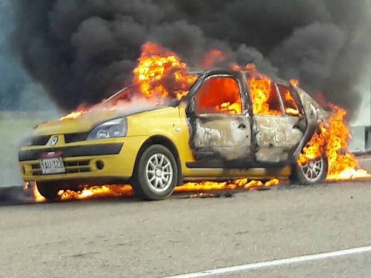 El Eln quema un vehículo en zona rural de Tame