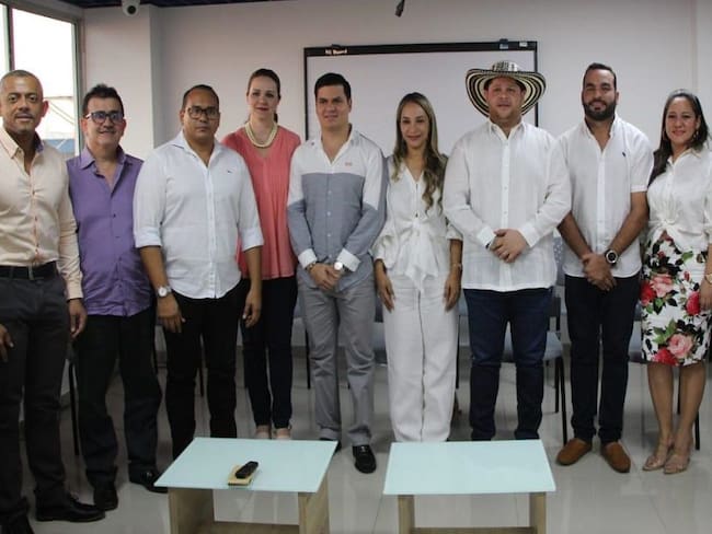 Gobernador de Córdoba presentó a los primeros secretarios de su gabinete