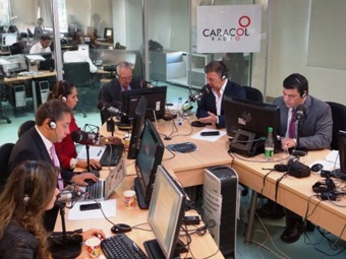 Las frases más destacadas de la entrevista cara a cara de Santos con Caracol Radio