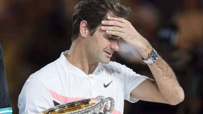 Roger Federer llora tras alcanzar el que es hasta la fecha su último Grand Slam, el Abierto de Australia en 2018.