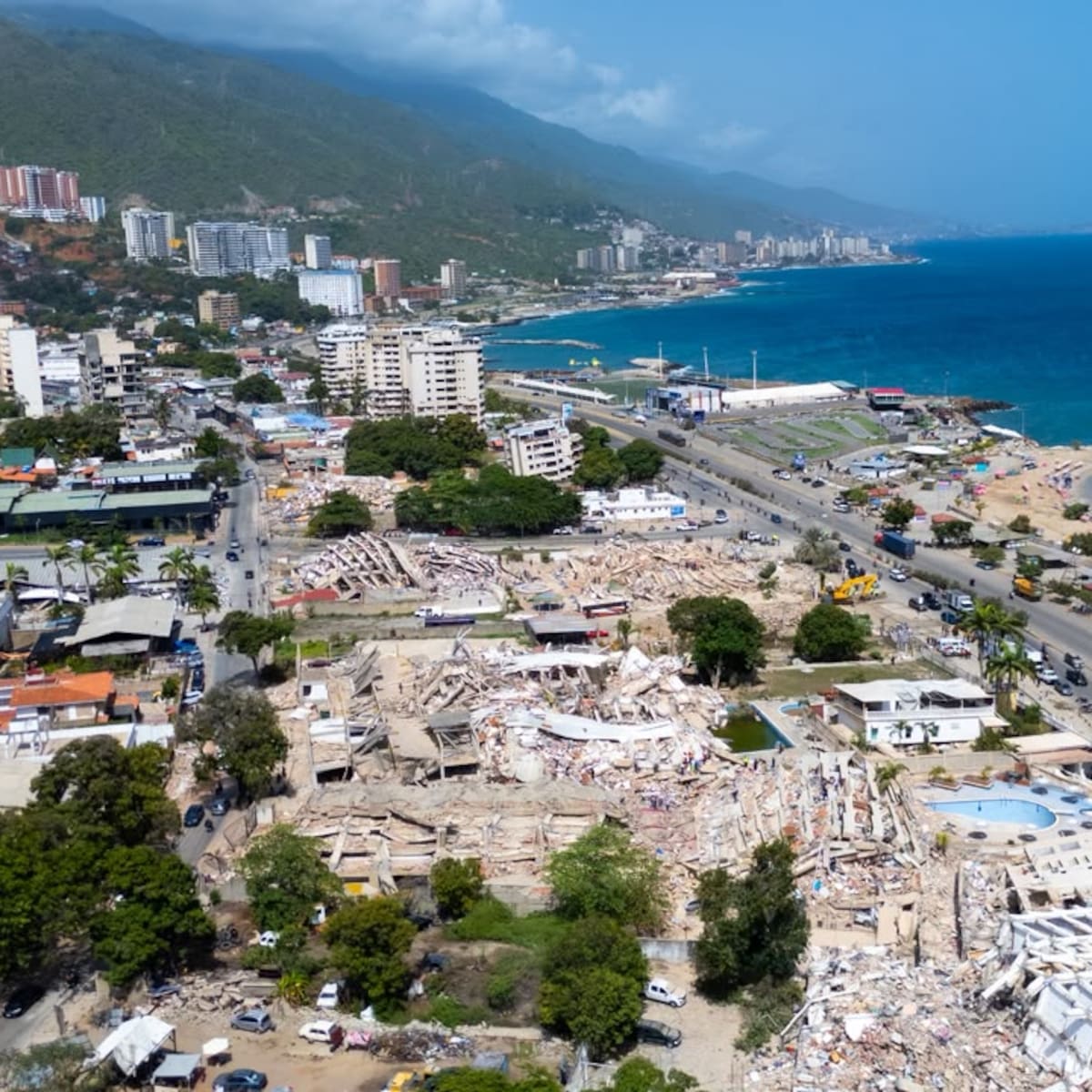 La Guaira, Venezuela, colapsa entre la gente que llegó a apoyar y el desespero por ayuda