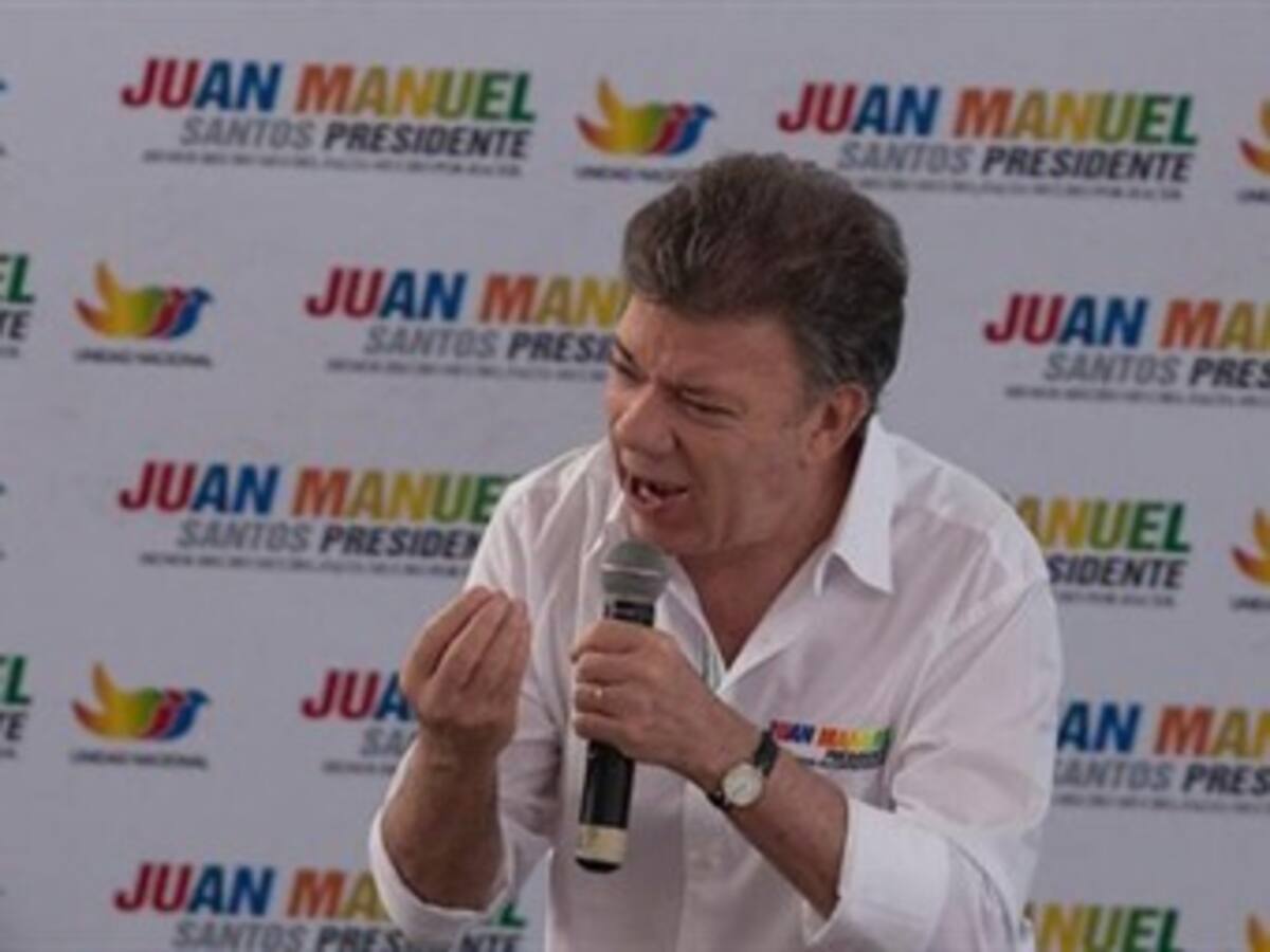 Santos hace pedagogía de paz con generales retirados de la Policía