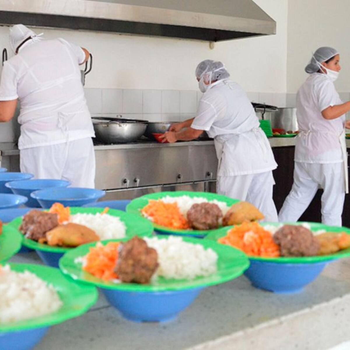 No hay derecho, 250 manipuladoras de alimentos en Quindío sin pago