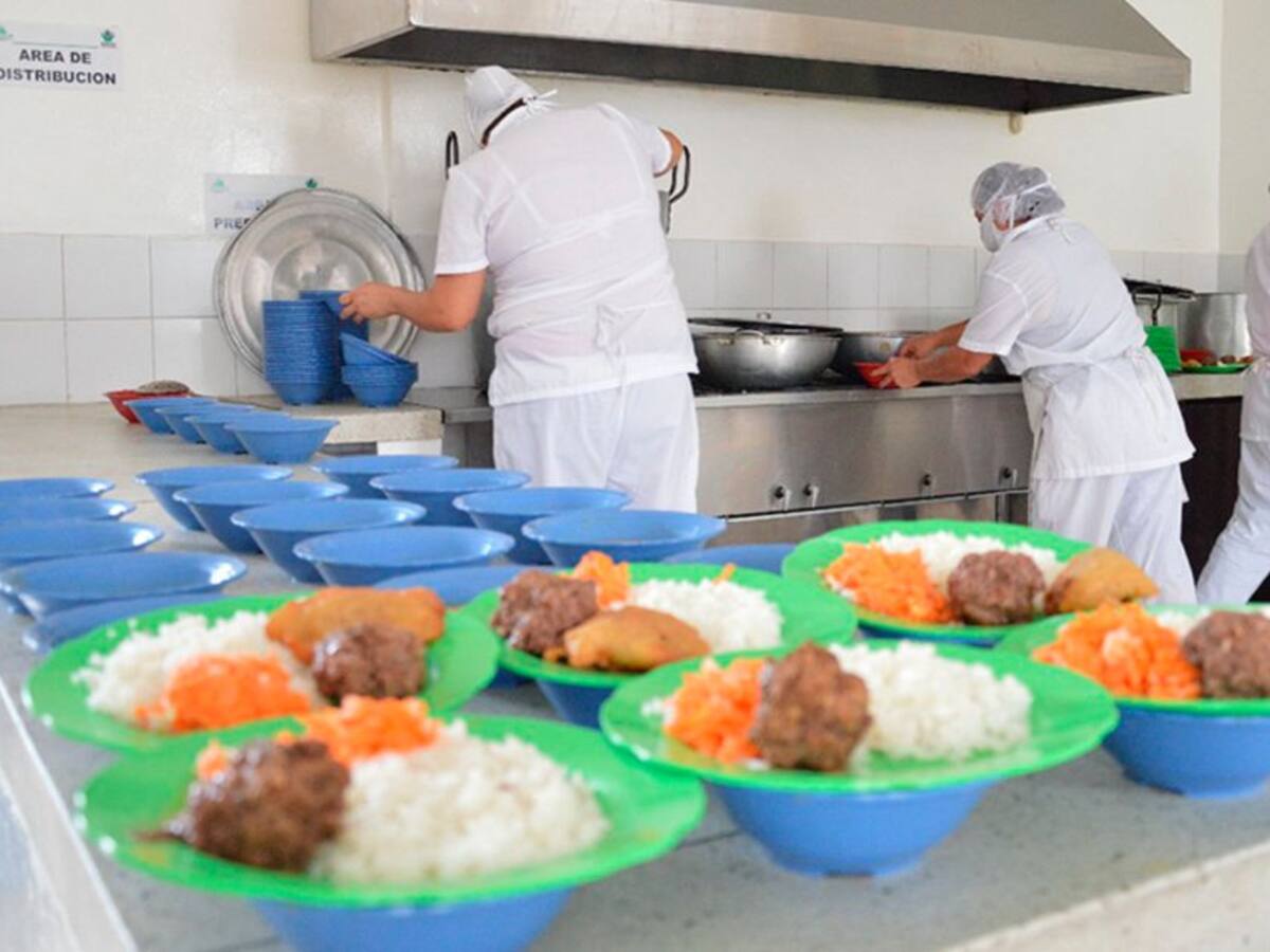 No hay derecho, 250 manipuladoras de alimentos en Quindío sin pago