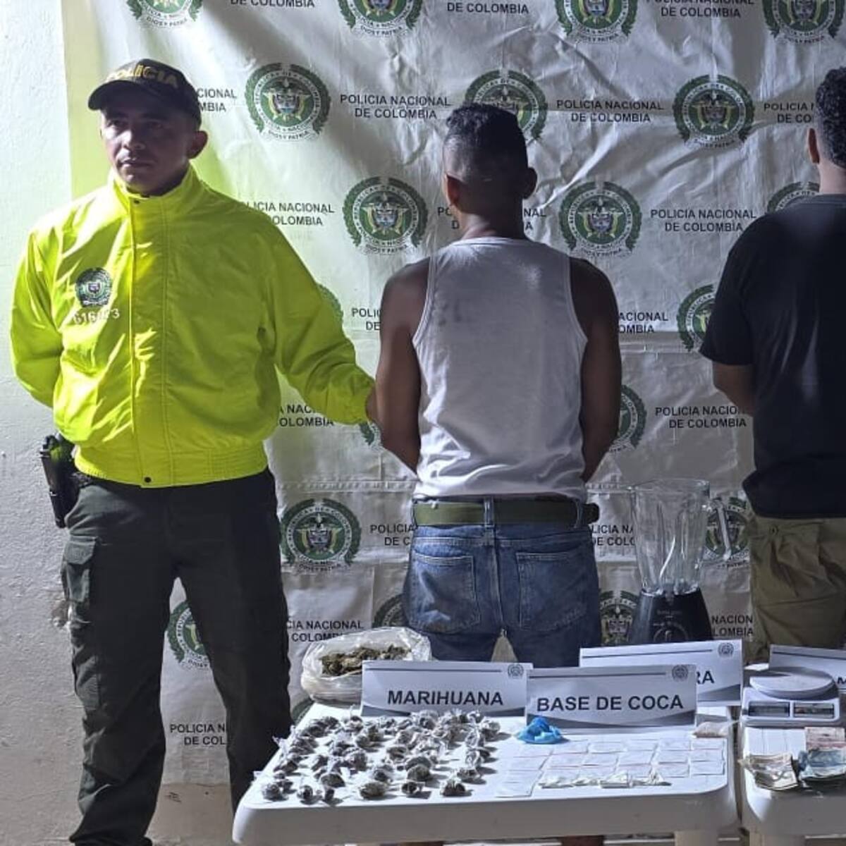 Con las “manos en la masa” caen dos presuntos expendedores en Mompox