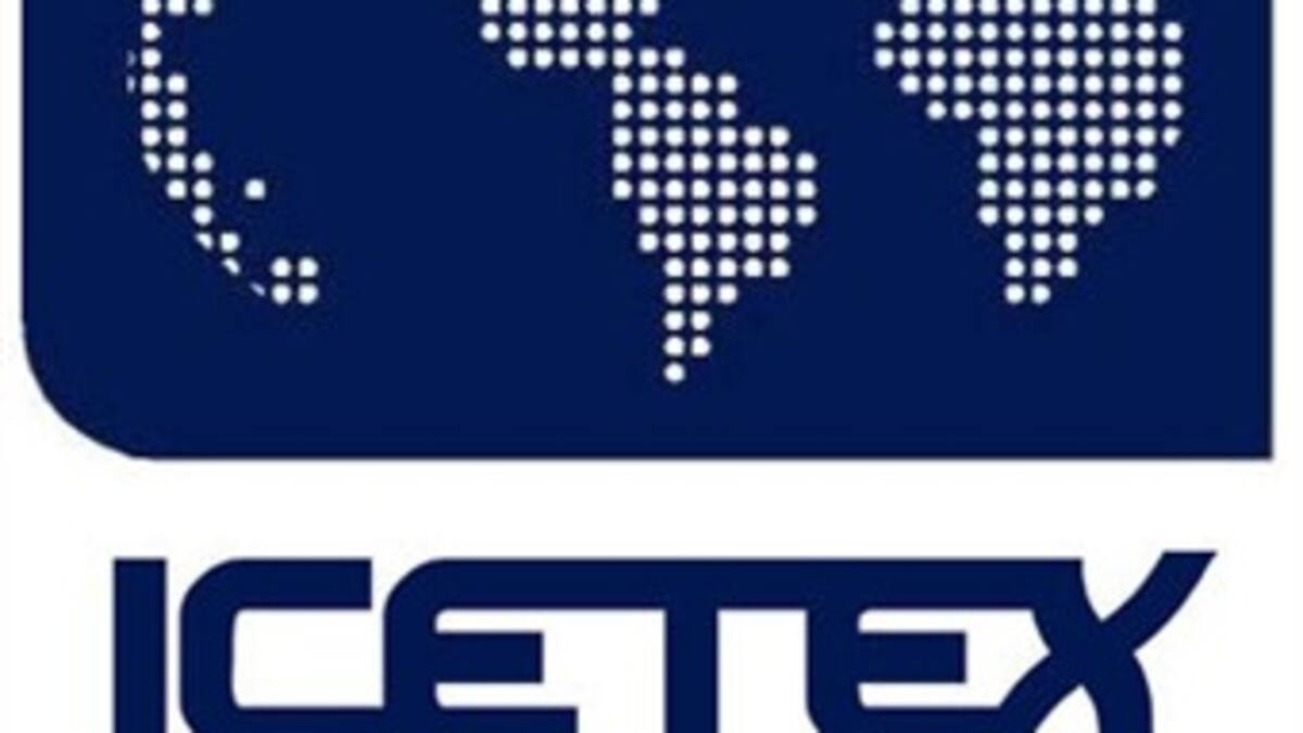 Diputado denuncia que al ICETEX "no dejan entrar varios negros a la vez"