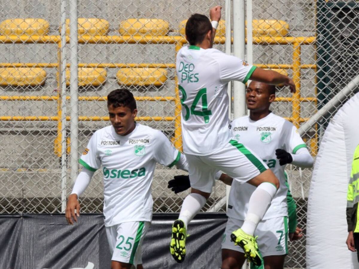 Andrés Roa sufre fractura de clavícula y se perdería el partido frente a Perú