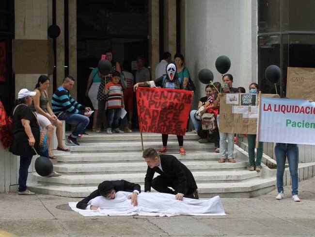 Niños con cáncer sufren por las EPS