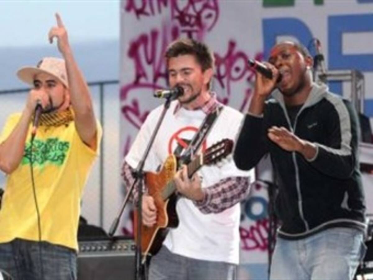 Juanes vinculará reinsertados a su grupo de logística