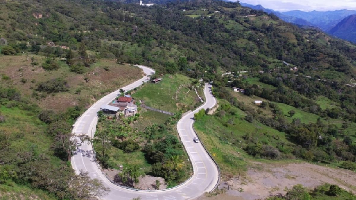 Incomunicado Norte de Santander con Boyacá por presunto explosivo