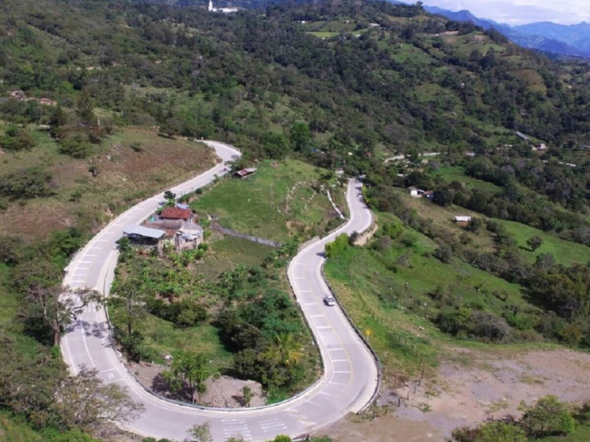 Incomunicado Norte de Santander con Boyacá por presunto explosivo