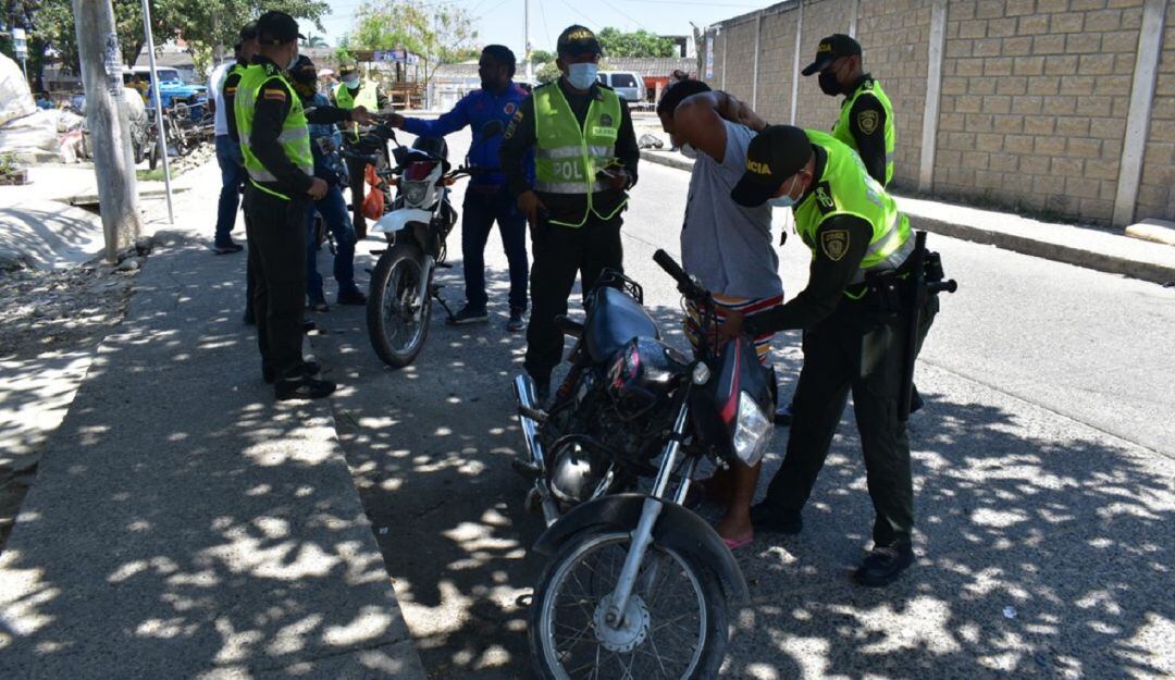 Más 200 hombres y mujeres de la institución se tomaron el barrio El Porvenir y sus alrededores.