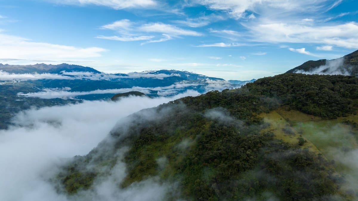 ¿Cuál es el pueblo de tierra fría más cercano a Bogotá? A menos de 50 km y alcanza un mínimo de 5°C