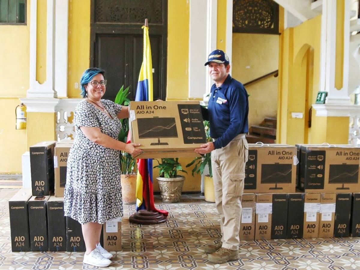 Migración Colombia recibió dotación de tecnología en Cartagena