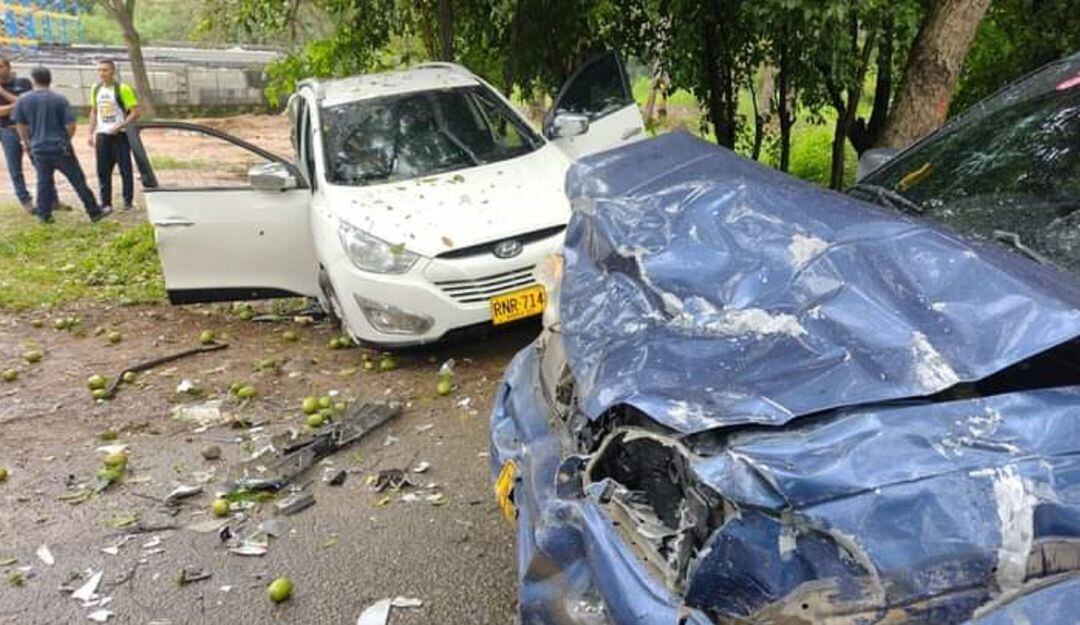 Tres personas heridas dejan choque vehicular en la Ruta 45 que comunica a los municipios de Neiva - Pitalito 