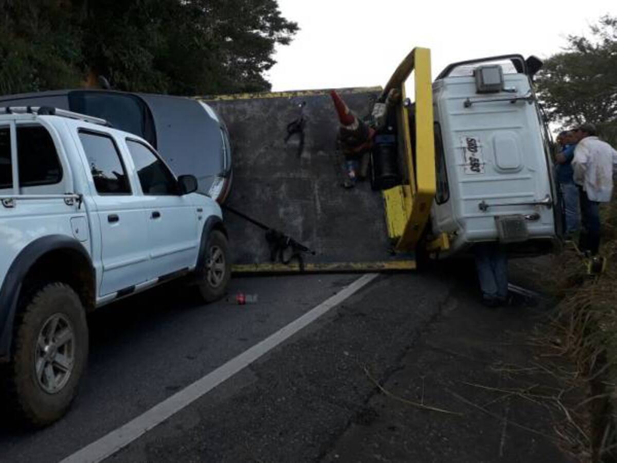 Cerrada está la vía Bucaramanga – Bogotá