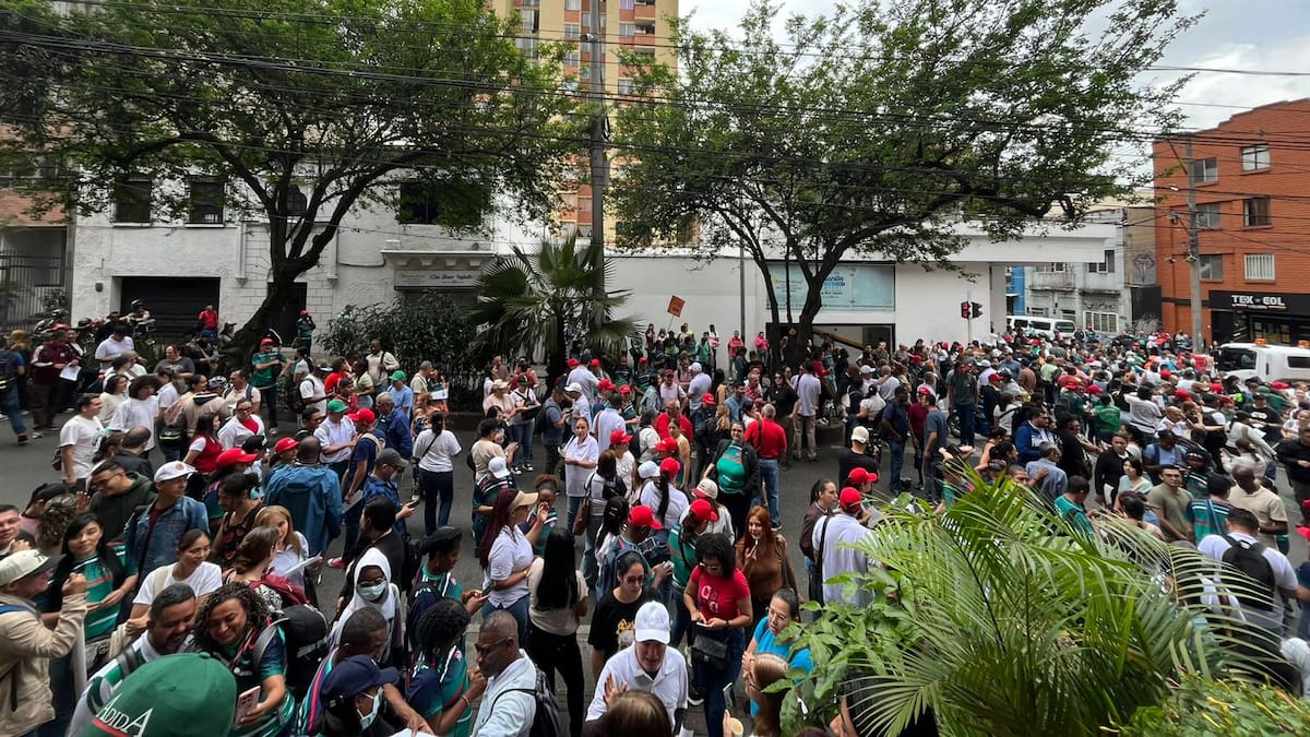 Docentes de Antioquia iniciaron paro de 72 horas por fallas en el sistema de salud