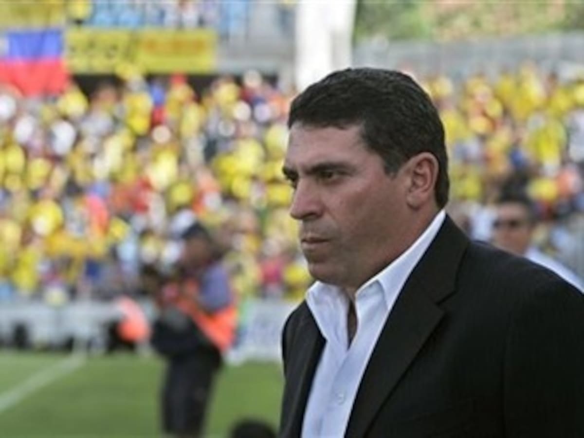 Luis Fernando Suárez deja la dirección técnica del Juan Aurich de Perú