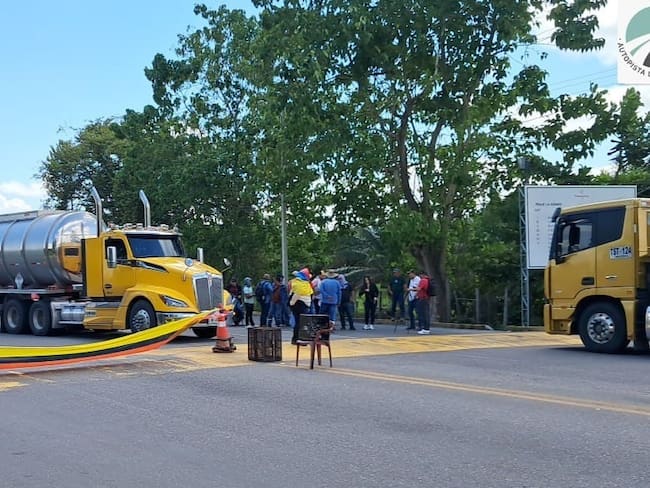 Bloqueos en vía nacional de Santander afecta el paso hacia la Costa Caribe