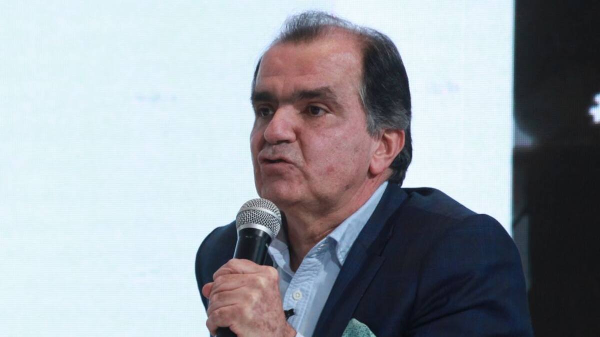 Óscar Iván Zuluaga finalmente no hará parte del 'Equipo por Colombia'