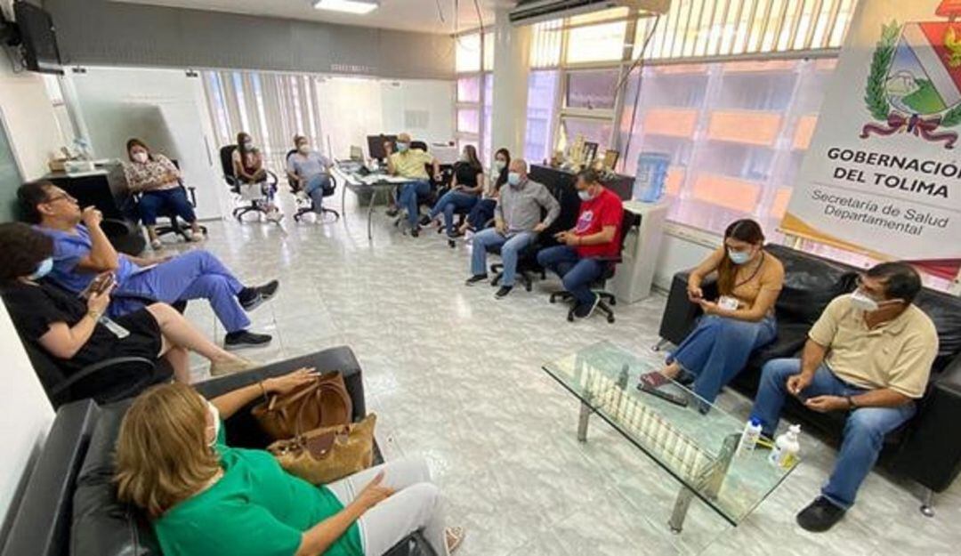 El gobernador (e) y secretario de Salud del Tolima, Jorge Bolívar se reunió con el viceministro de Salud. 