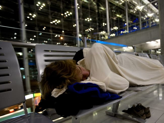 180 colombianos duermen en aeropuerto de Guarulhos en Sao Paulo  