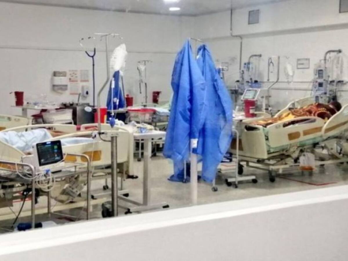 10 personas abandonadas en el HUS