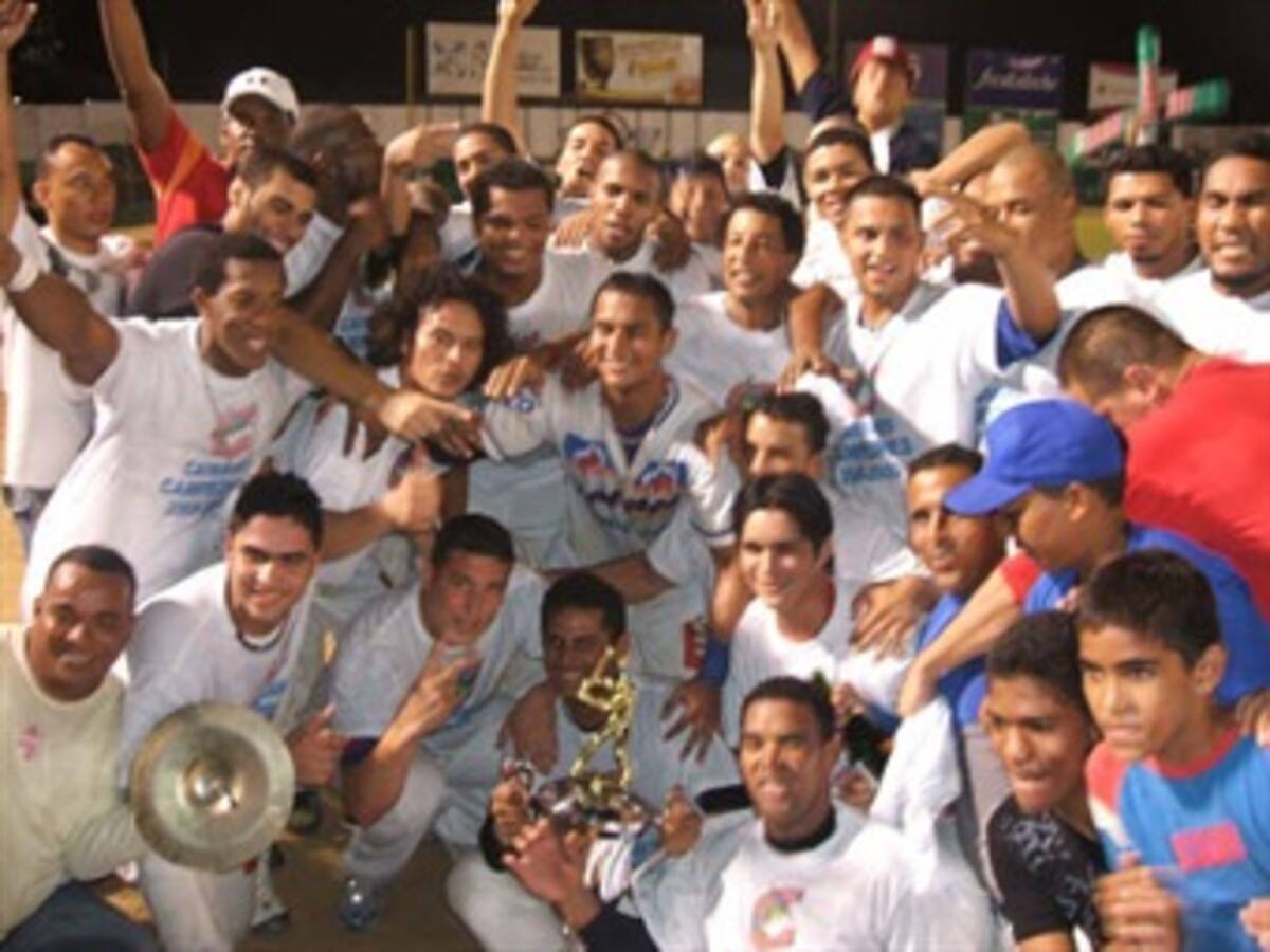 Caimanes de Barranquilla se coronan campeones del béisbol colombiano