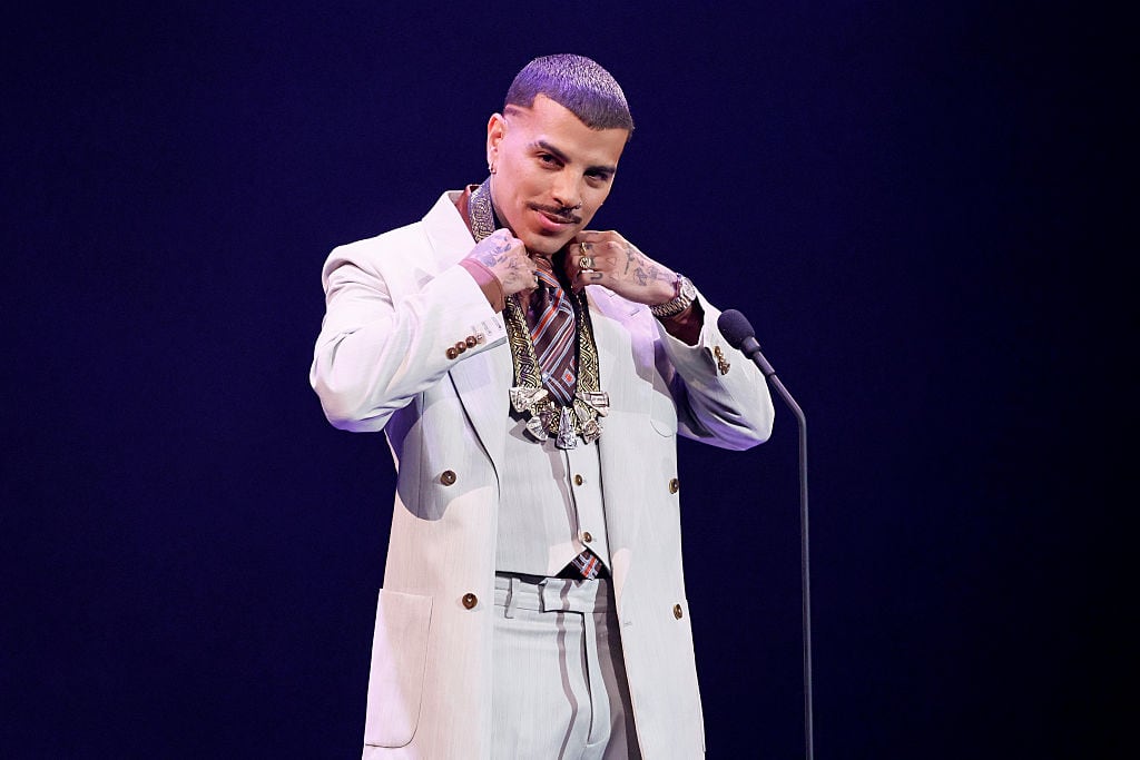 WASHINGTON, DC - SEPTEMBER 04: Honoree Rauw Alejandro accepts his Vision Award onstage during The 38th Annual Hispanic Heritage Awards on September 04, 2025 in Washington, DC. (Photo by Paul Morigi/Getty Images for Hispanic Heritage Foundation)