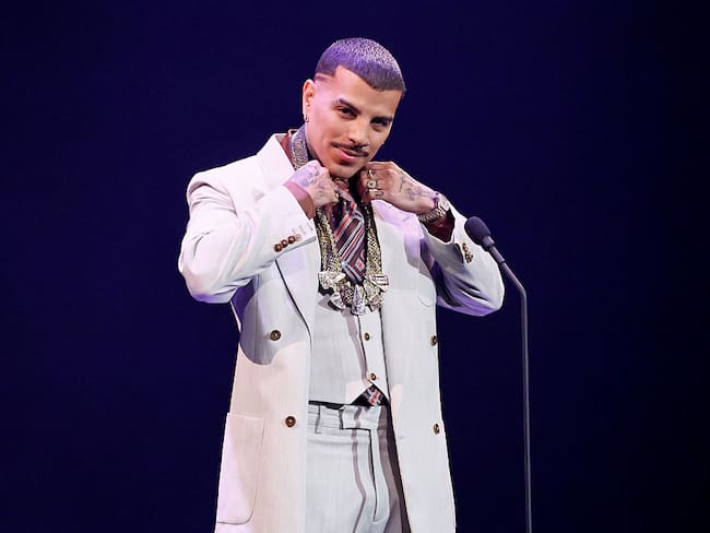 WASHINGTON, DC - SEPTEMBER 04: Honoree Rauw Alejandro accepts his Vision Award onstage during The 38th Annual Hispanic Heritage Awards on September 04, 2025 in Washington, DC. (Photo by Paul Morigi/Getty Images for Hispanic Heritage Foundation)