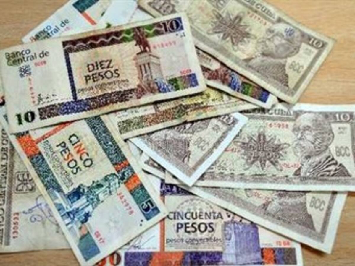Unificar la moneda en Cuba sería un respiro para isla: Vladimir Roca
