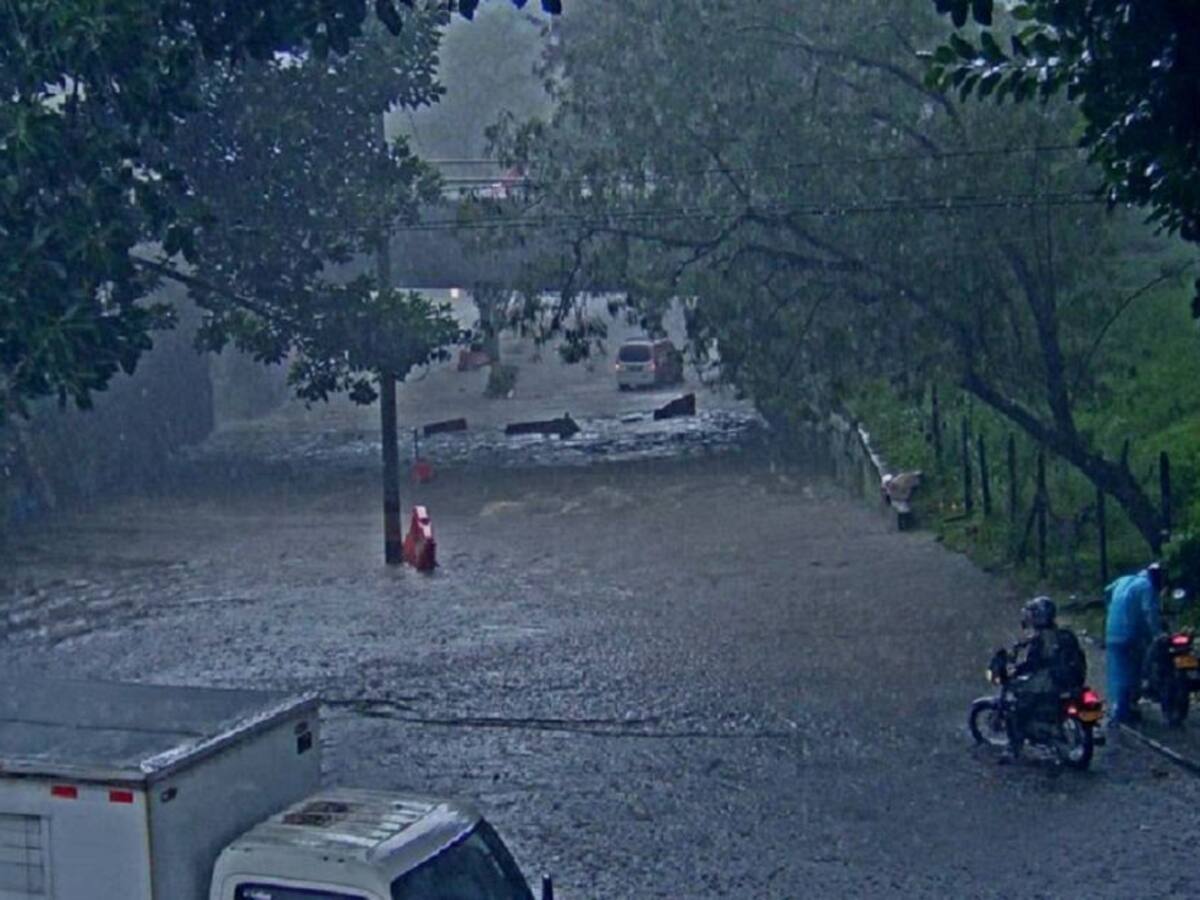 Granizada e inundaciones se reportaron esta tarde en Medellín