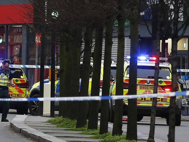 ¡Terror en Londres! Hombre apuñaló a varias personas