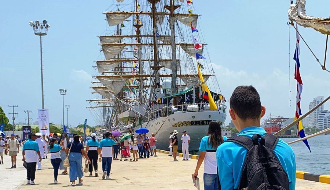 Cumplieron sus sueños de conocer el mar y los veleros que están en Cartagena