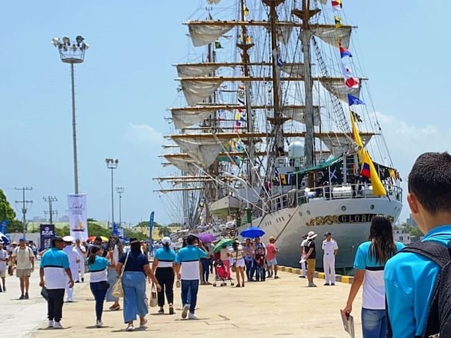 Cumplieron sus sueños de conocer el mar y los veleros que están en Cartagena