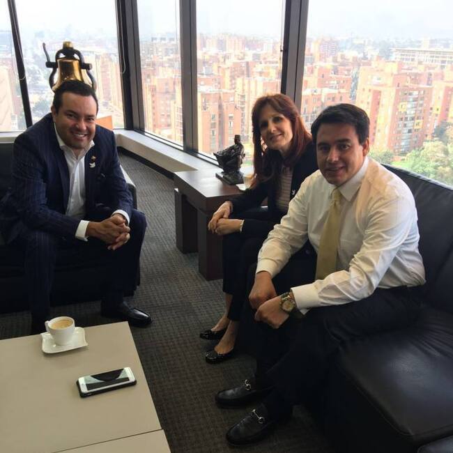La mandataria departamental Rosa Cotes se reunió con delegados del Ministerio de Transporte en Bogotá para la consecución del inmueble. Fotografía cortesía de la Gobernación del Magdalena