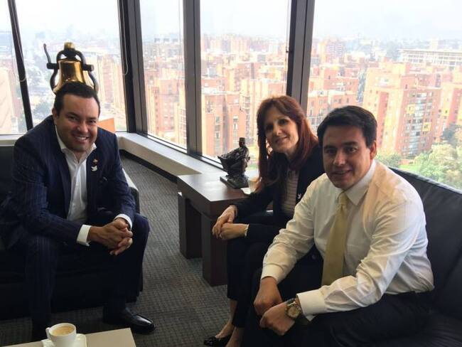 La mandataria departamental Rosa Cotes se reunió con delegados del Ministerio de Transporte en Bogotá para la consecución del inmueble. Fotografía cortesía de la Gobernación del Magdalena