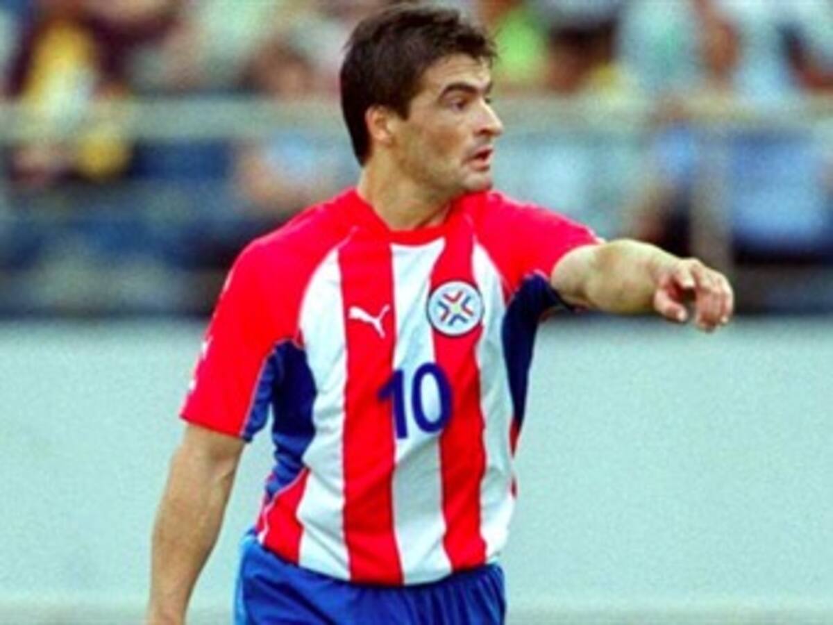 Roberto Acuña completó cien partidos con la selección paraguaya
