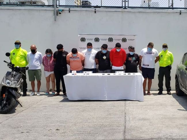 Los procesados contactaban trabajadores de establecimientos a quienes les compraban información de propietarios de tarjetas de crédito