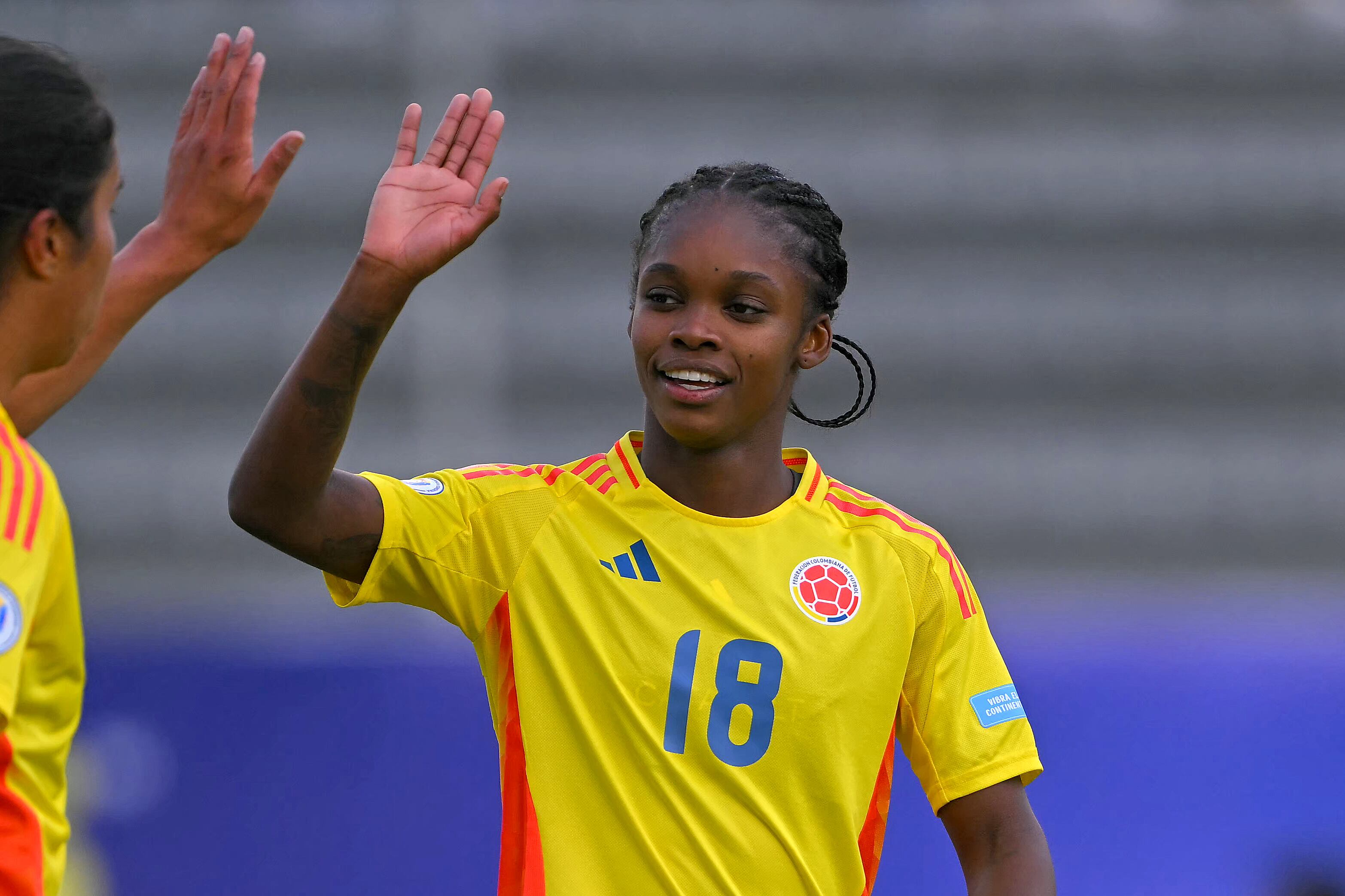 Linda Caicedo festeja su gol ante Bolivia. (Photo by RODRIGO BUENDIA/AFP via Getty Images)