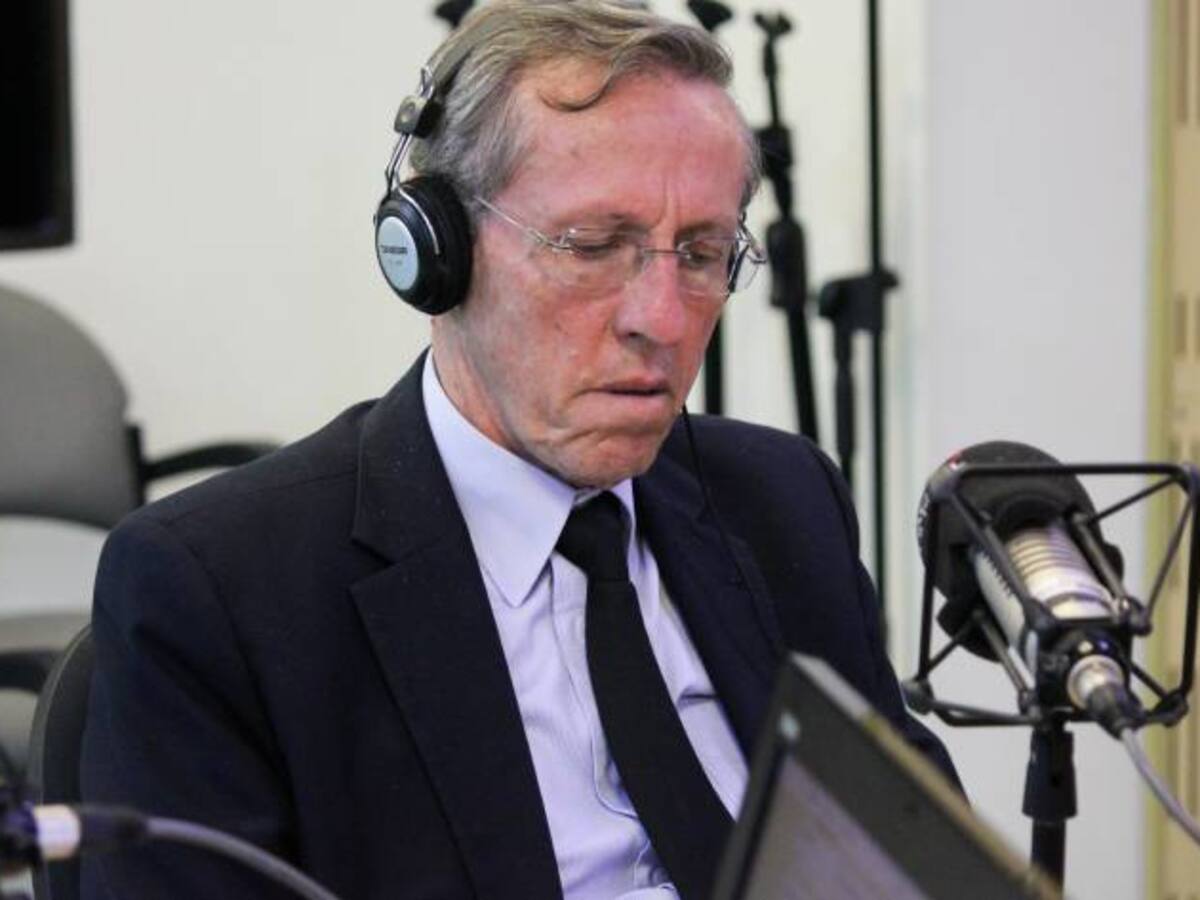 Navarro: es inaceptable que haga carrera el "roban pero hacen"