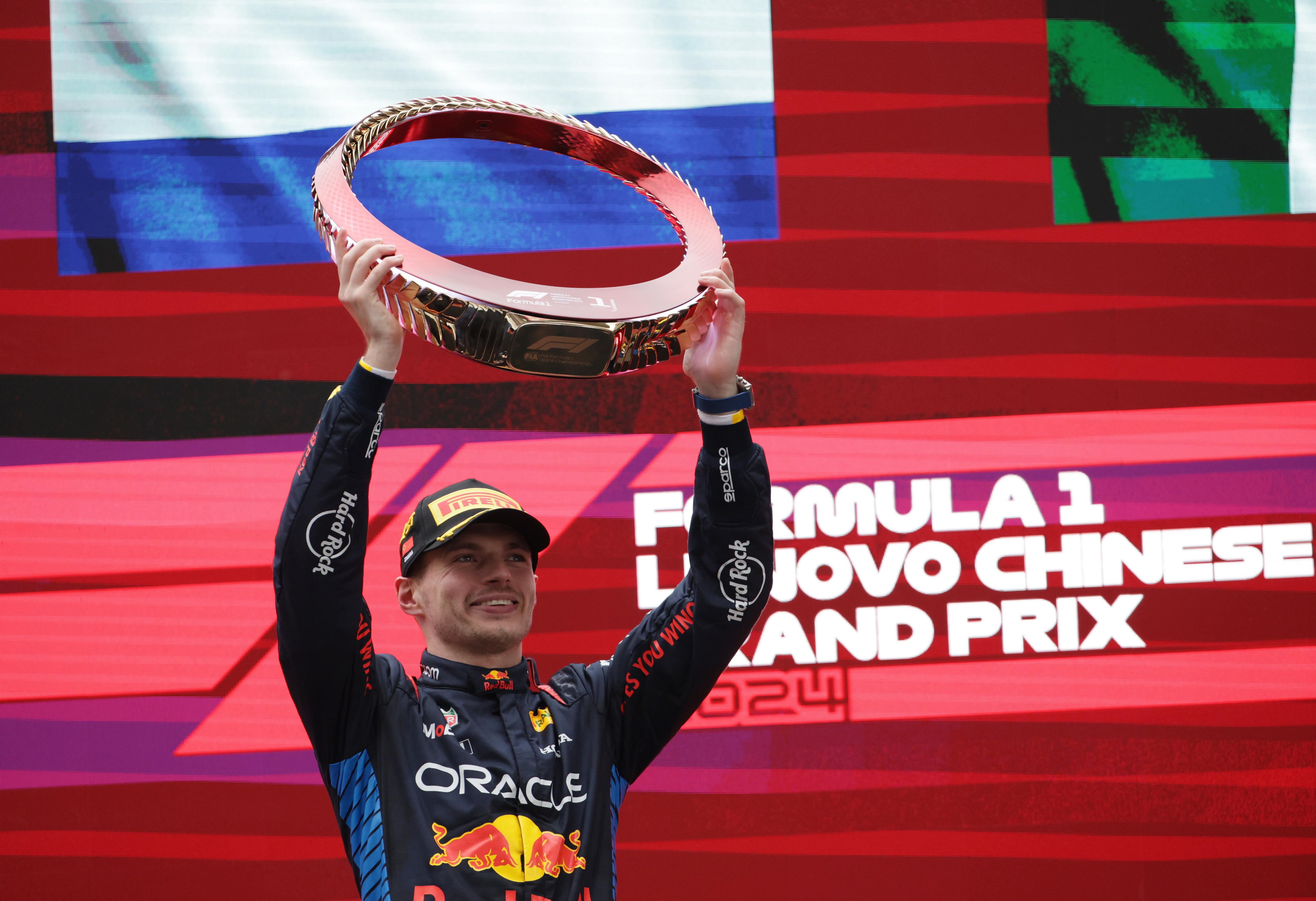 Max Verstappen se lleva la victoria en Shanghai / EFE