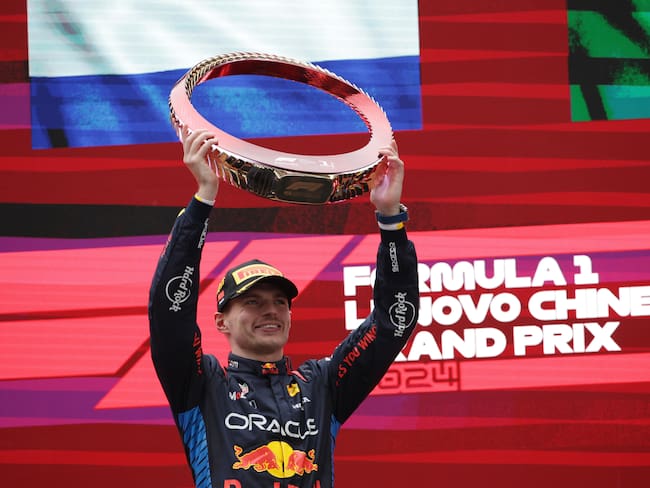 Max Verstappen se lleva la victoria en Shanghai / EFE