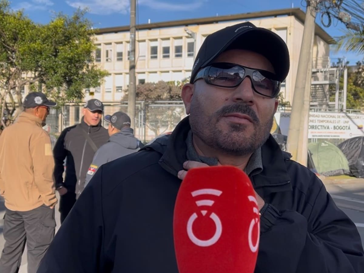¿Por qué protestan sindicatos de la UNP en Bogotá?: armaron campamento frente a la entidad