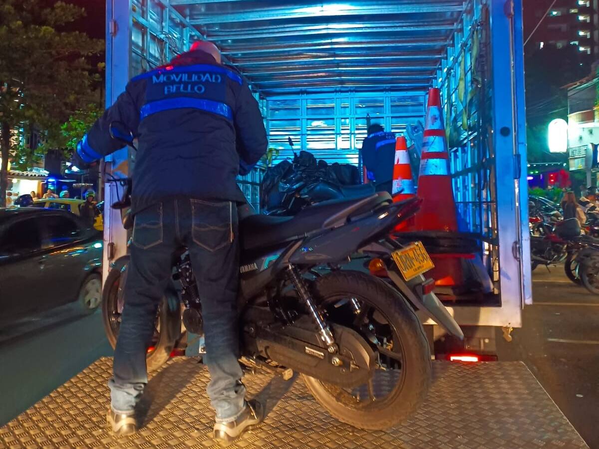Operativo de control dejó 77 comparendos y 20 vehículos inmovilizados en Bello