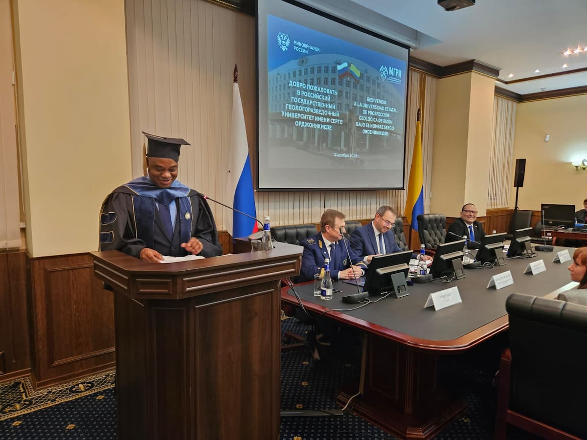 Universidad de Geología de Rusia otorgó título Honoris Causa al canciller Murillo