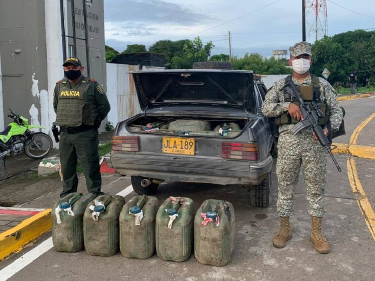Decomisan 300 galones de gasolina en vía del sur de Bolívar