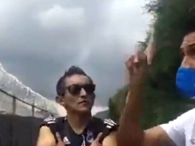 Mackalister Silva a los hinchas: "No me le den a los 'pelados', ayúdenlos"