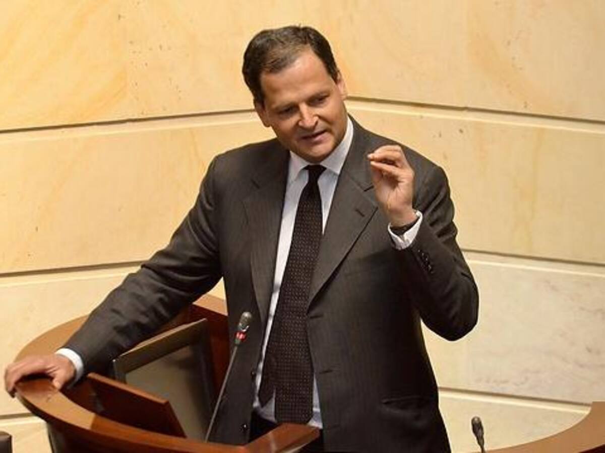 Comisionado de Paz niega haber contratado marcha para la vida con Mockus