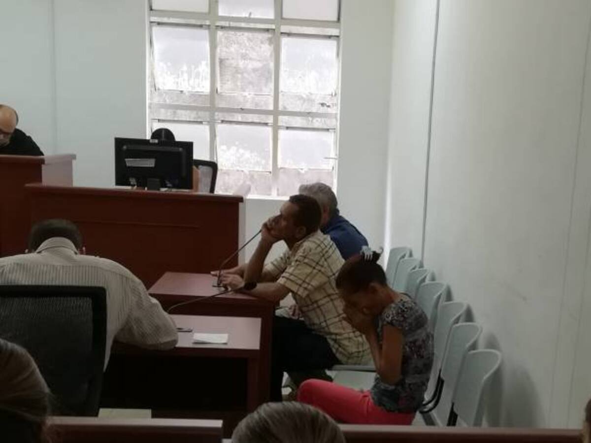 Vendía sexualmente a su sobrina